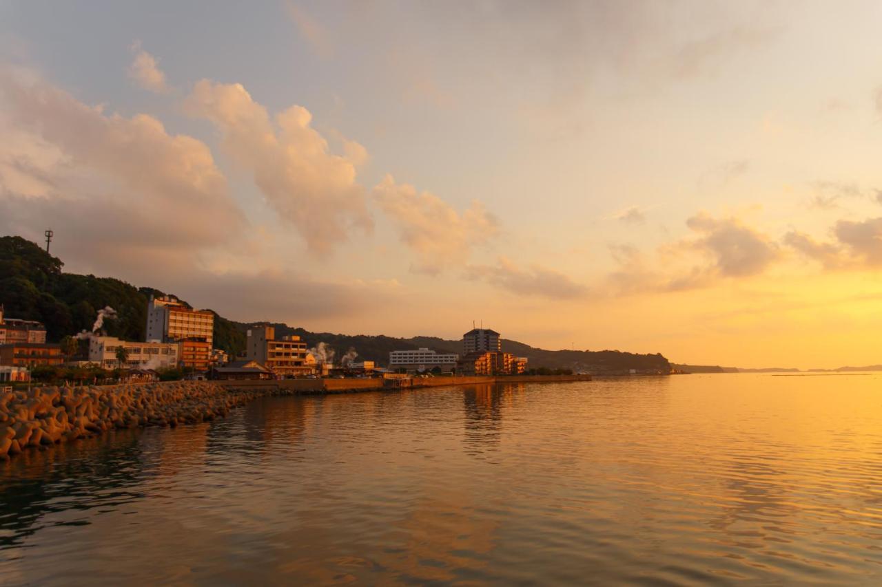 Iseya, Seaview Private Oceanside Bath Hotel Unzen Buitenkant foto
